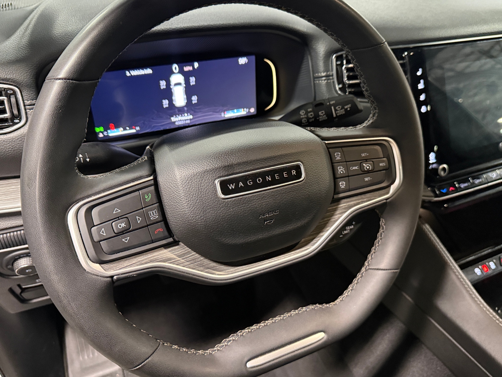 Thumbnail: 2024 Jeep Wagoneer - 4