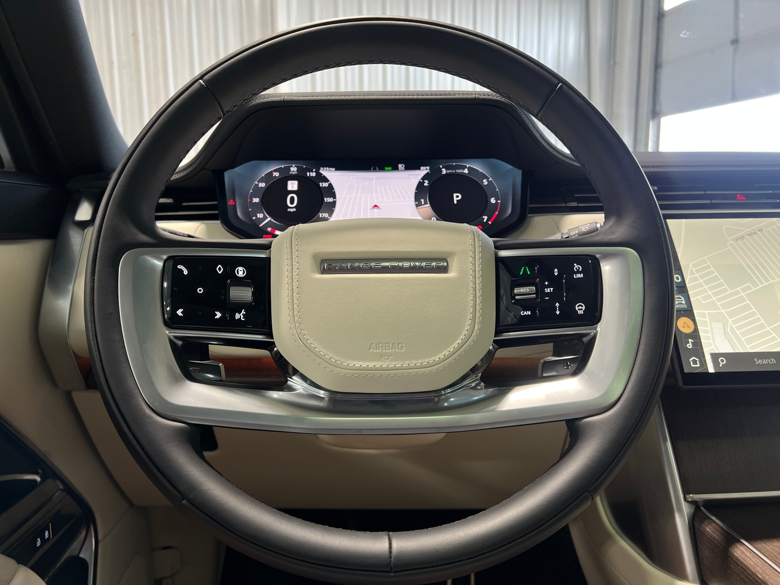 Thumbnail: 2025 Land Rover Range Rover - 4