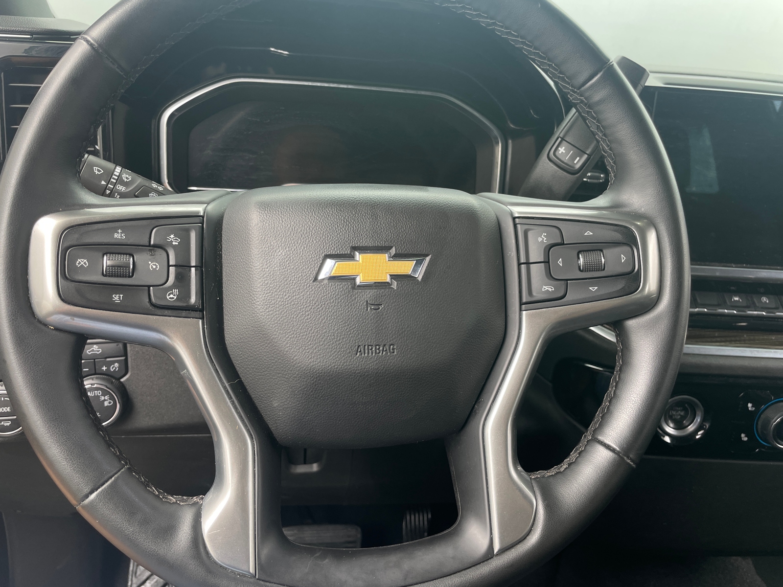 Thumbnail: 2024 Chevrolet Silverado 1500 - 5