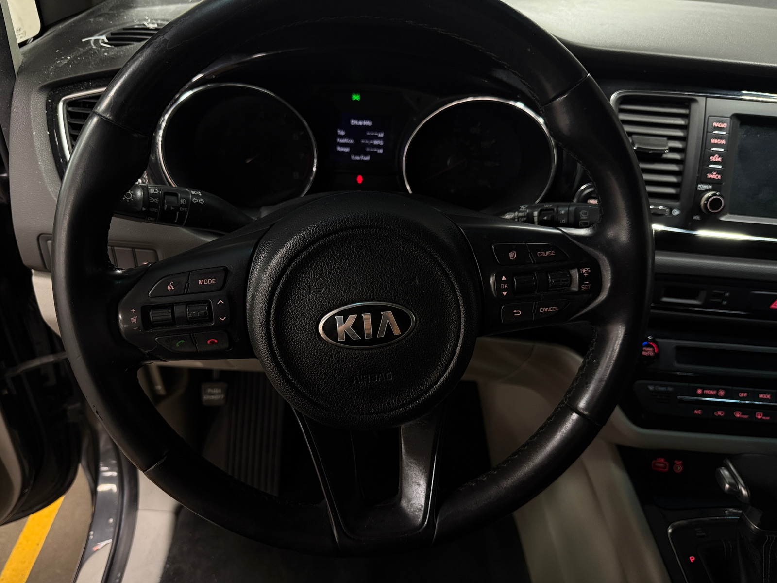 Thumbnail: 2017 Kia Sedona - 4