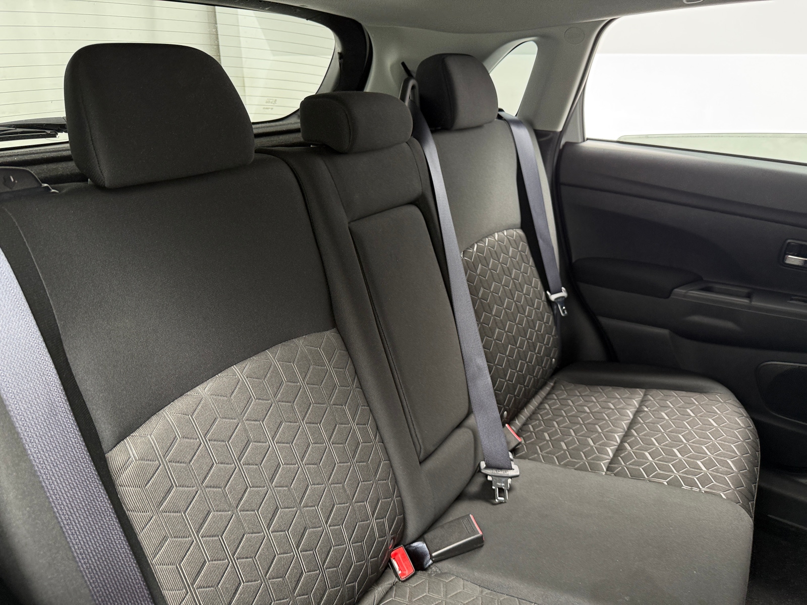 Thumbnail: 2024 Mitsubishi Outlander Sport - 6