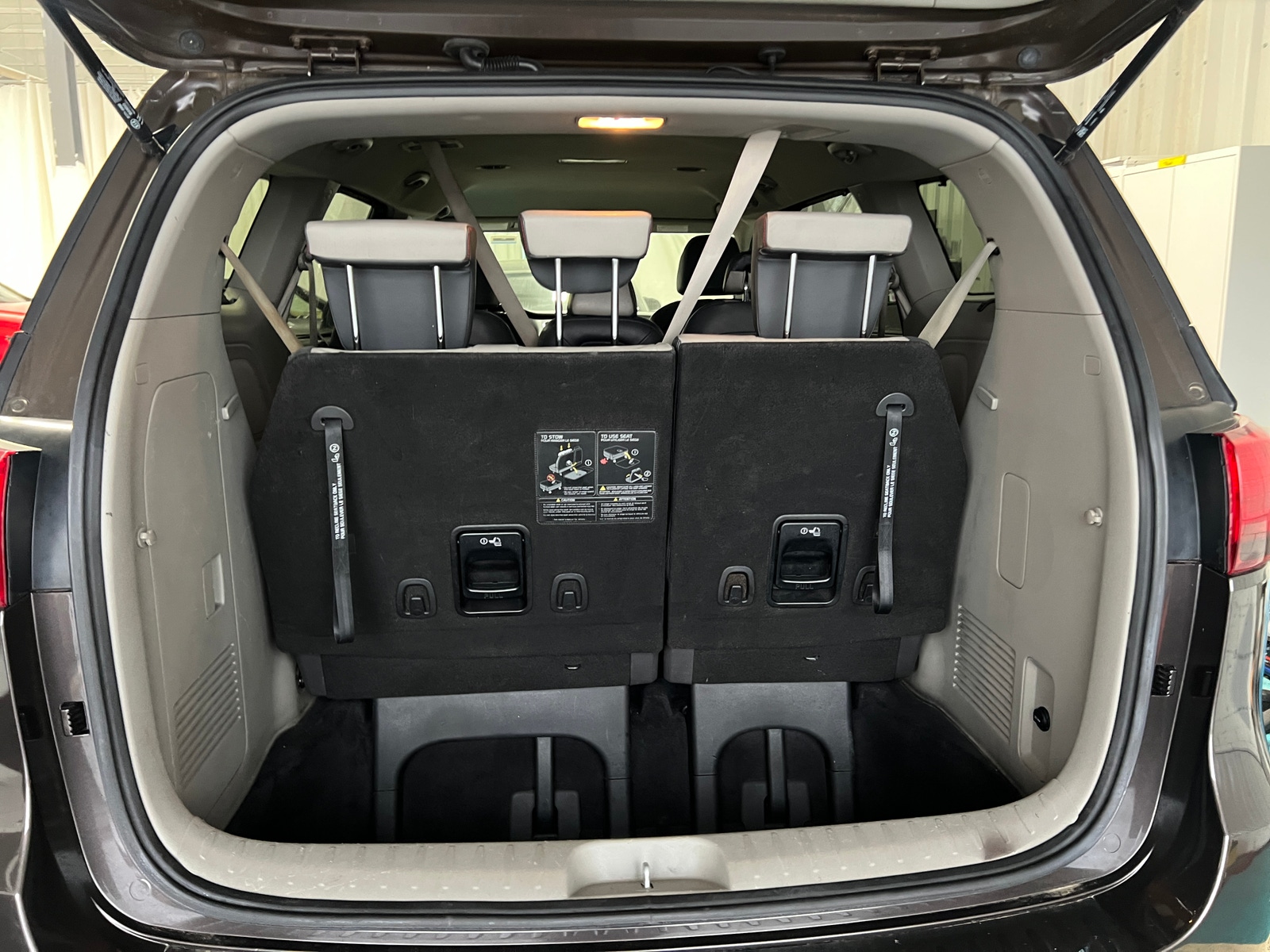 Thumbnail: 2017 Kia Sedona - 6