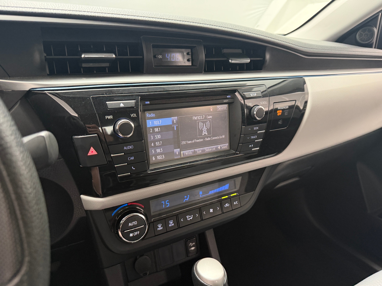 Thumbnail: 2016 Toyota Corolla - 4