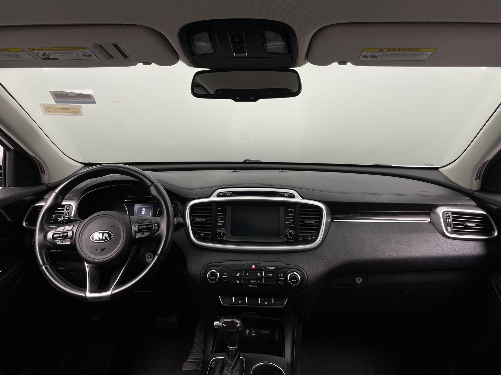 Thumbnail: 2018 Kia Sorento - 3
