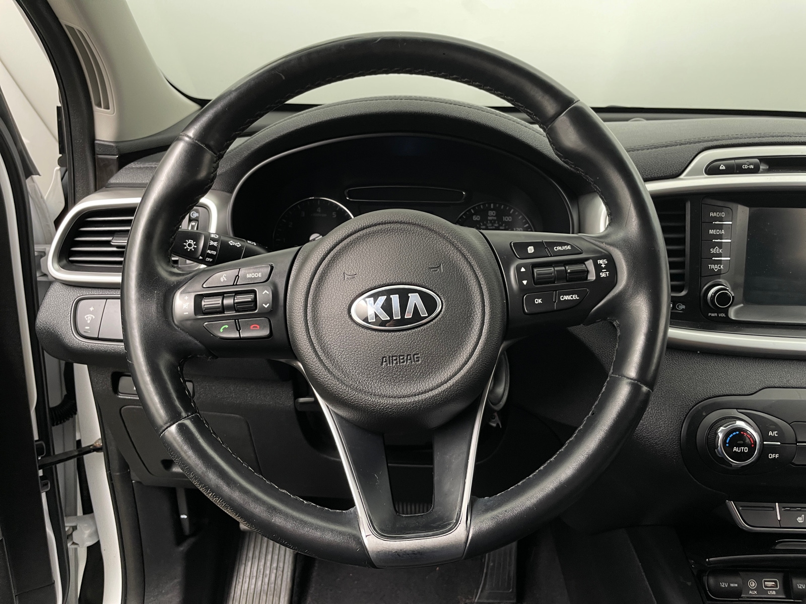 Thumbnail: 2018 Kia Sorento - 5