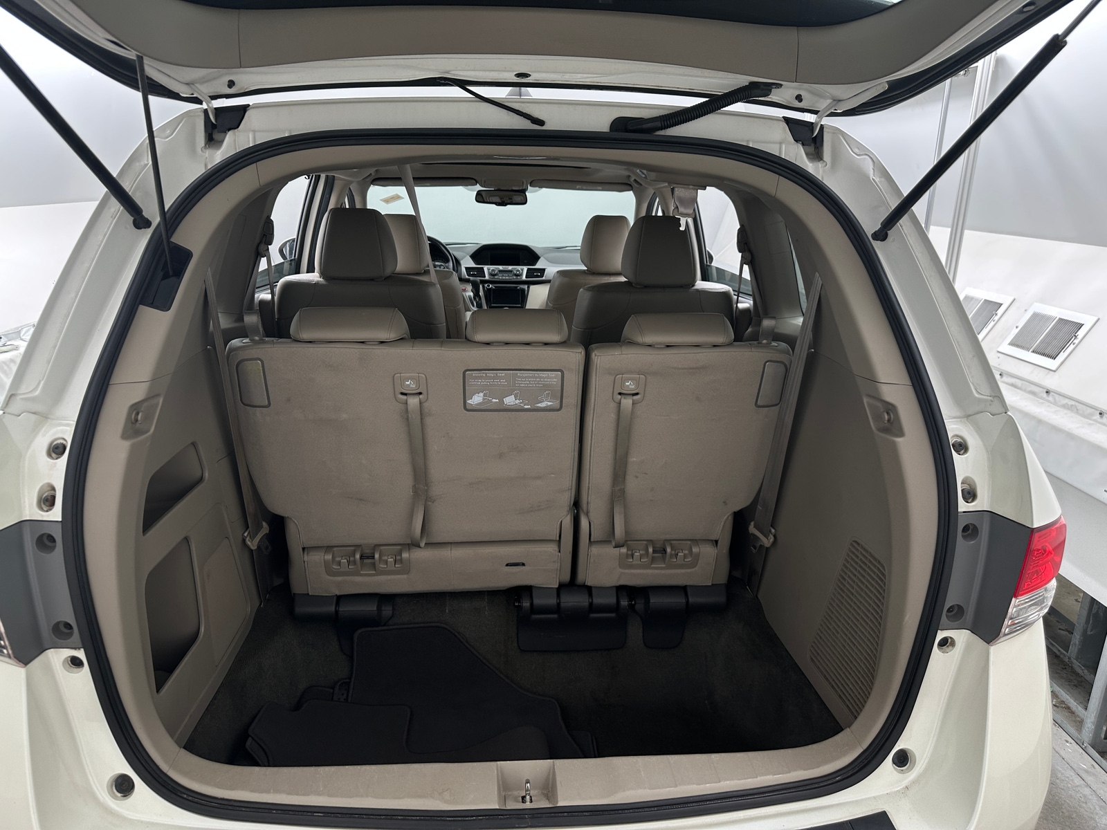 Thumbnail: 2015 Honda Odyssey - 6