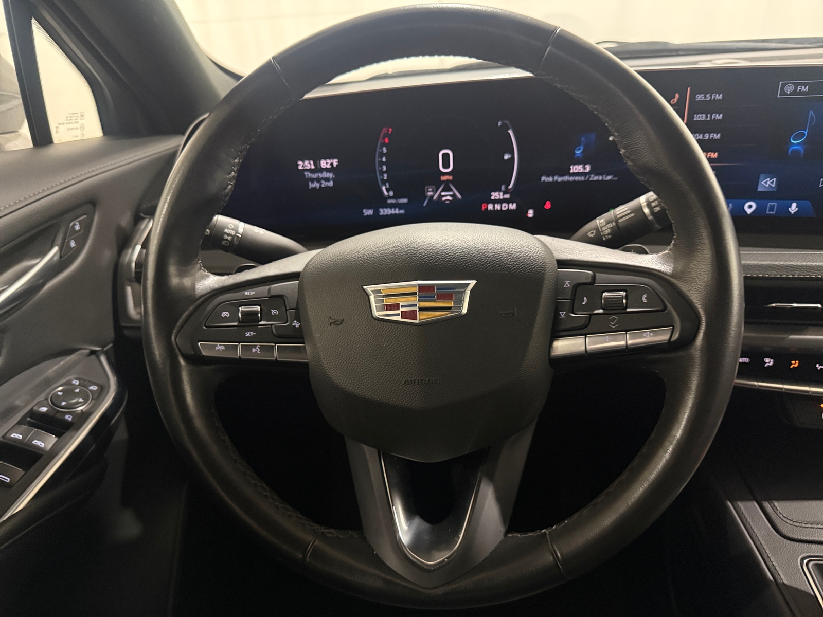 Thumbnail: 2025 Cadillac XT4 - 4