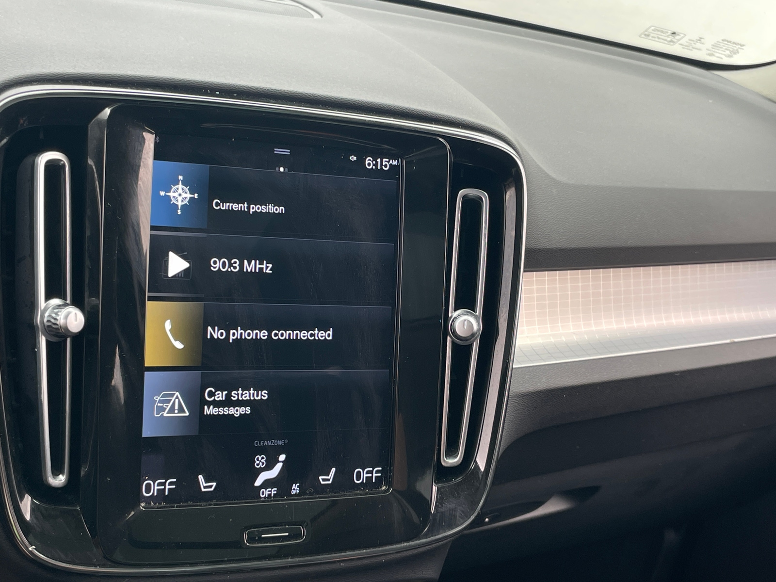Thumbnail: 2021 Volvo XC40 - 3