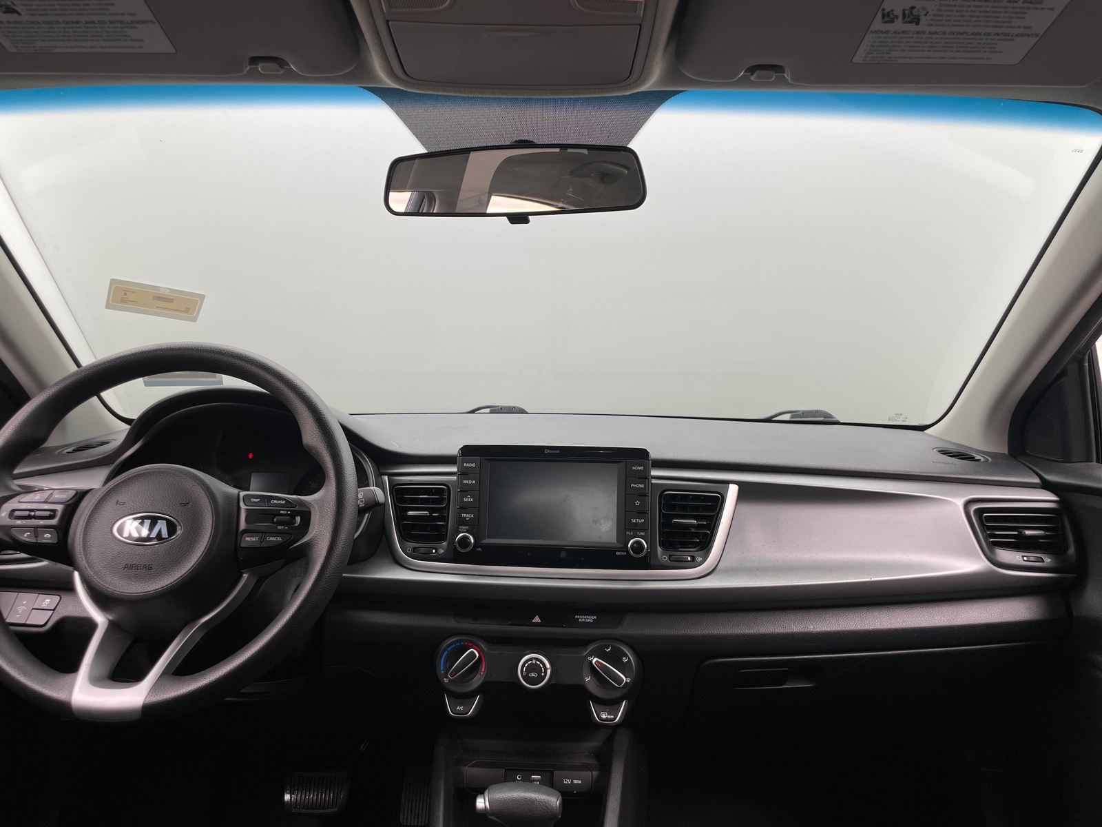 Thumbnail: 2020 Kia Rio - 3