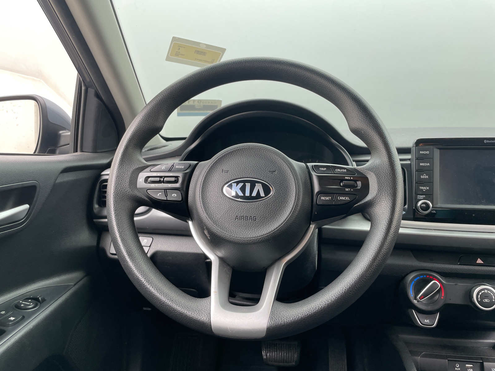 Thumbnail: 2020 Kia Rio - 5