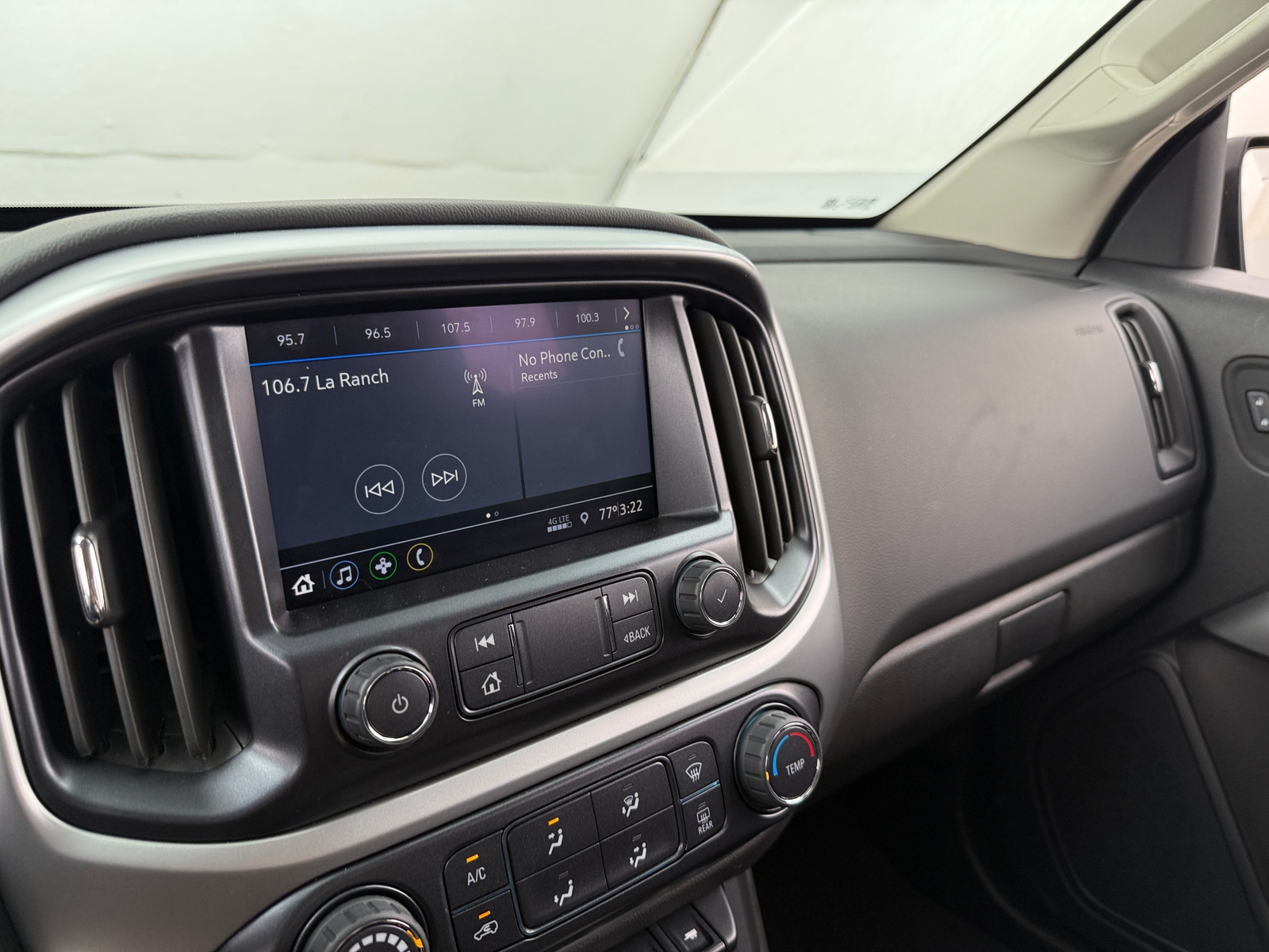 Thumbnail: 2022 Chevrolet Colorado - 4