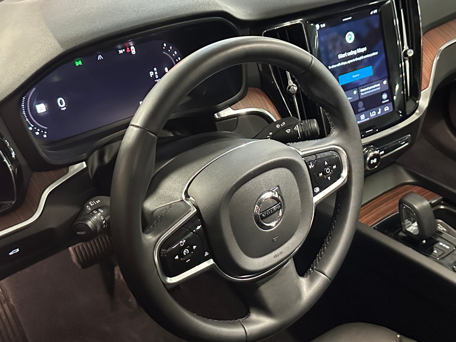 Thumbnail: 2024 Volvo S60 - 4