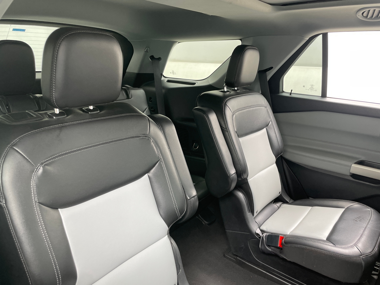 Thumbnail: 2022 Ford Explorer - 6