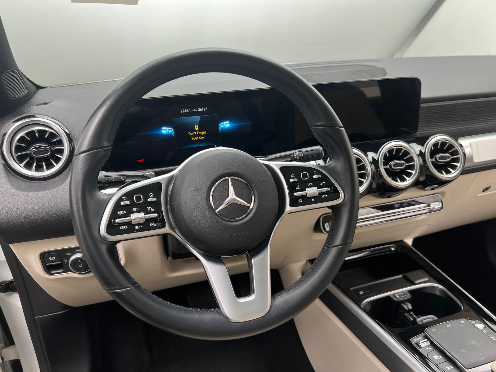 Thumbnail: 2023 Mercedes-Benz GLB - 4