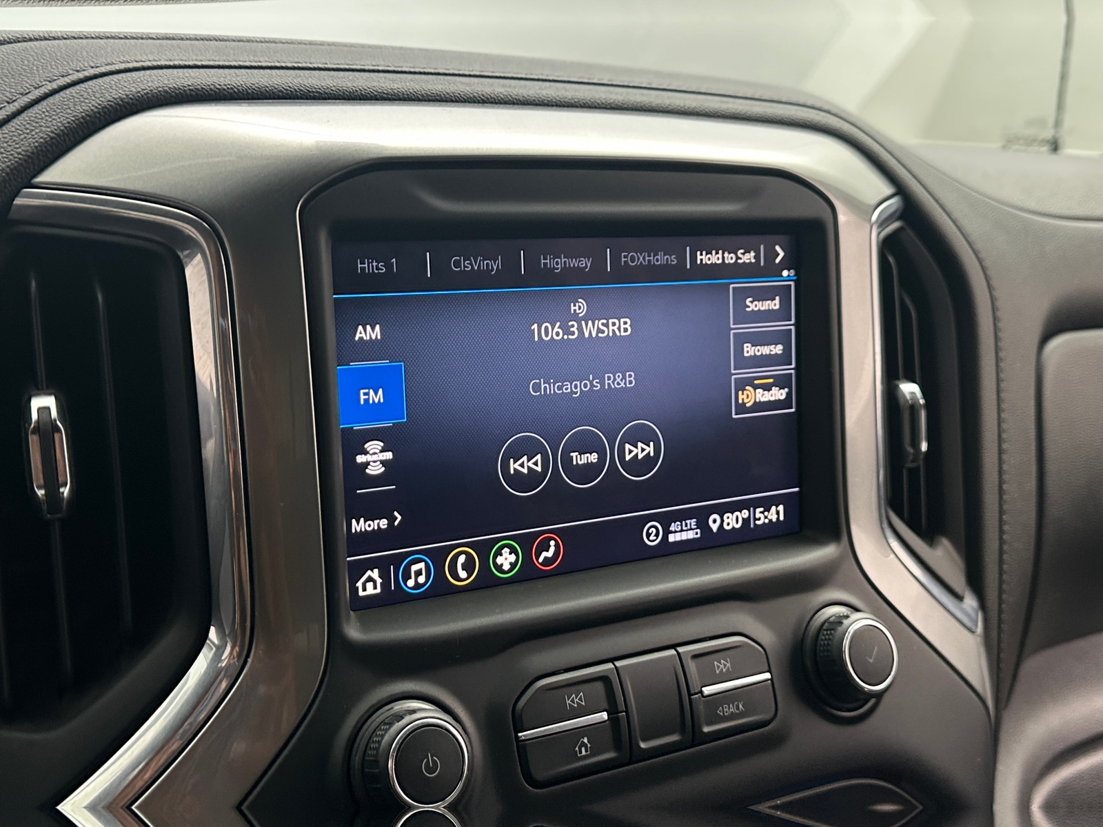 Thumbnail: 2020 Chevrolet Silverado 1500 - 3