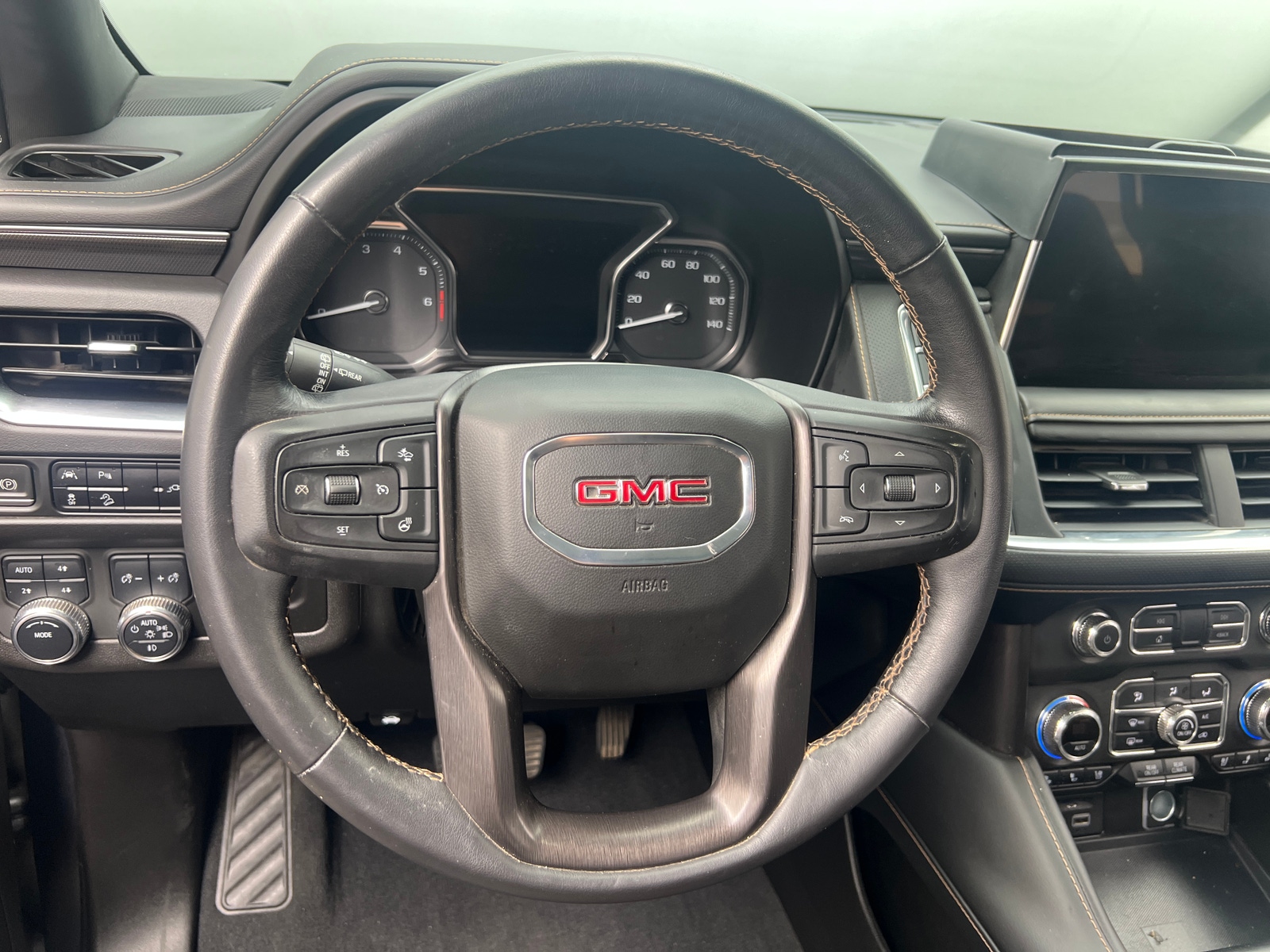 Thumbnail: 2021 GMC Yukon XL - 4