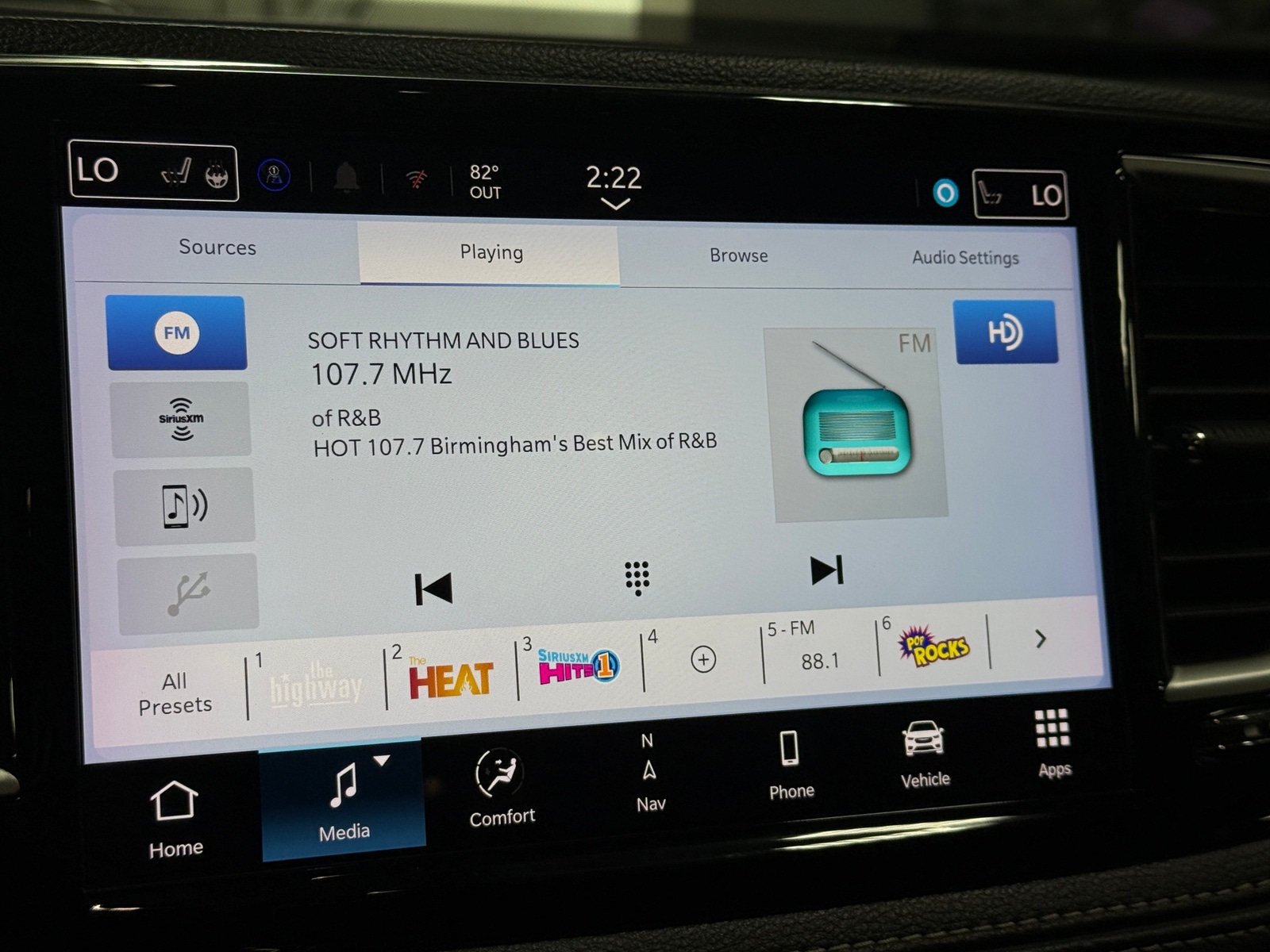 Thumbnail: 2024 Chrysler Pacifica - 3