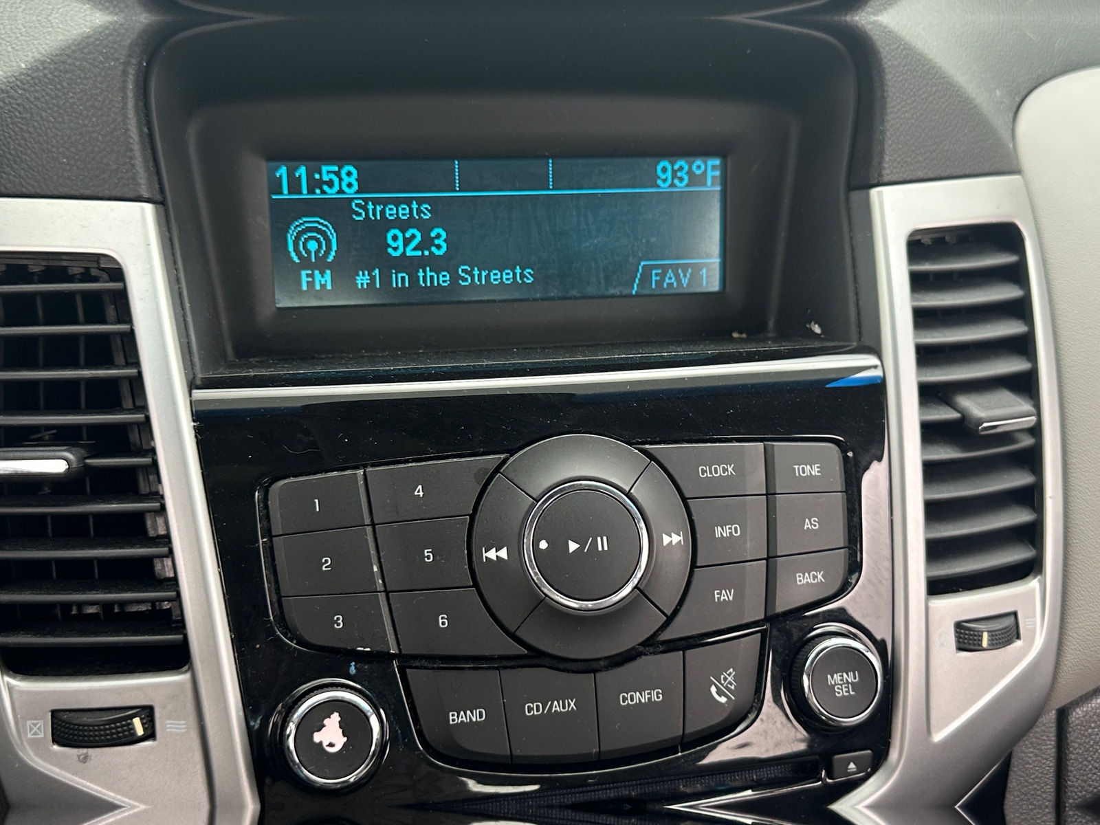 Thumbnail: 2012 Chevrolet Cruze - 4