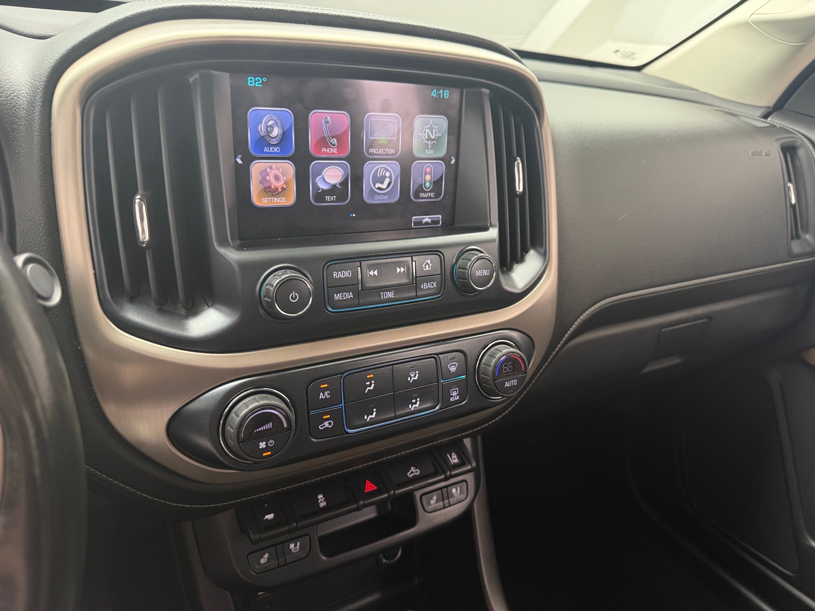 Thumbnail: 2017 GMC Canyon - 3