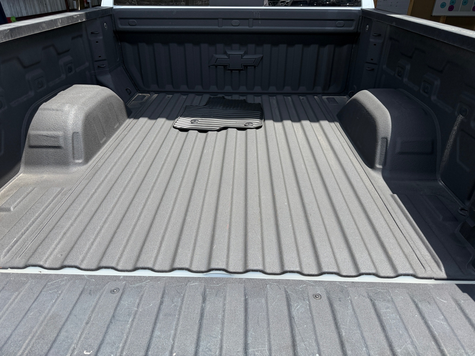 Thumbnail: 2025 Chevrolet Silverado 1500 - 6