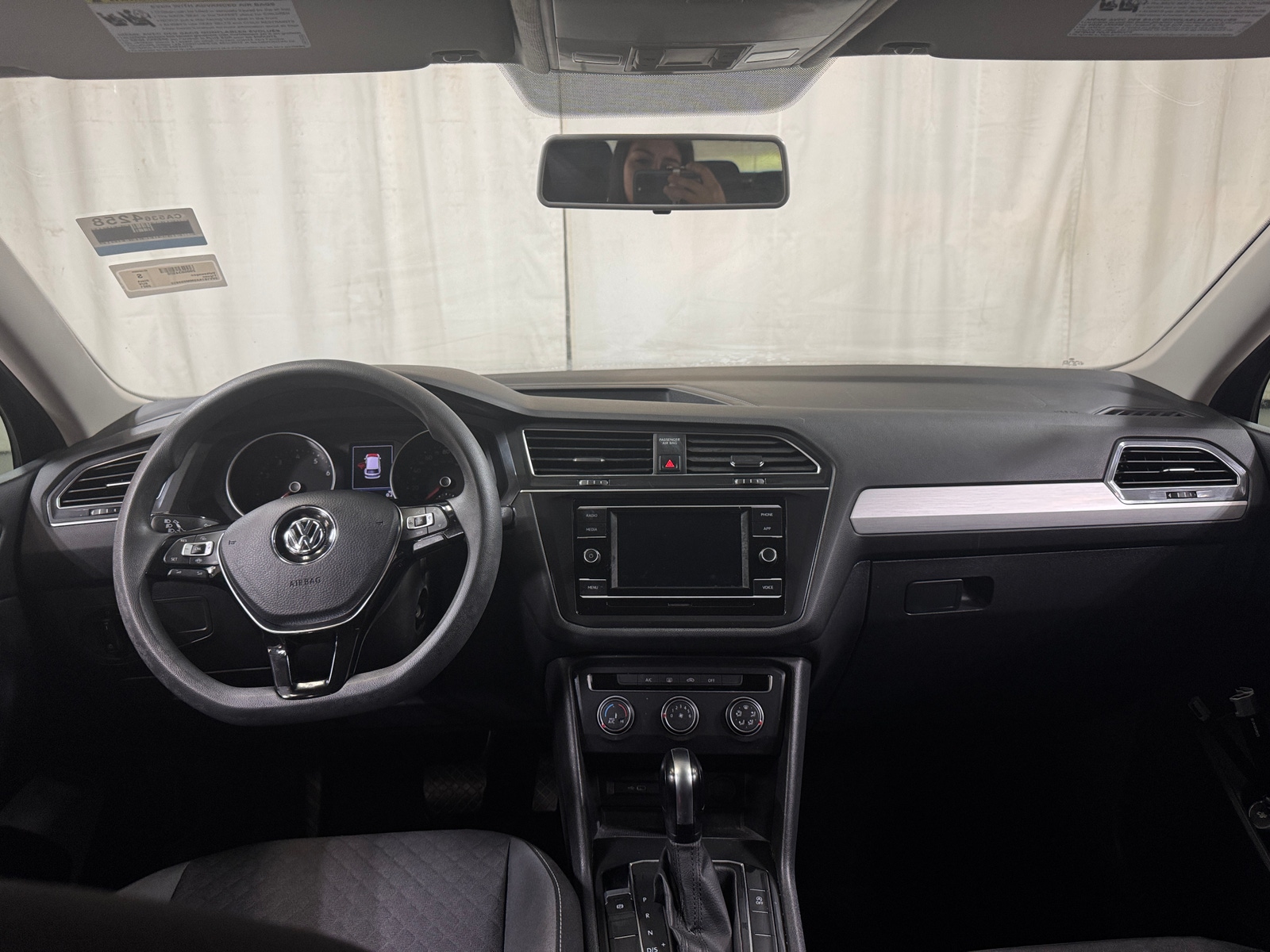 Thumbnail: 2021 Volkswagen Tiguan - 3