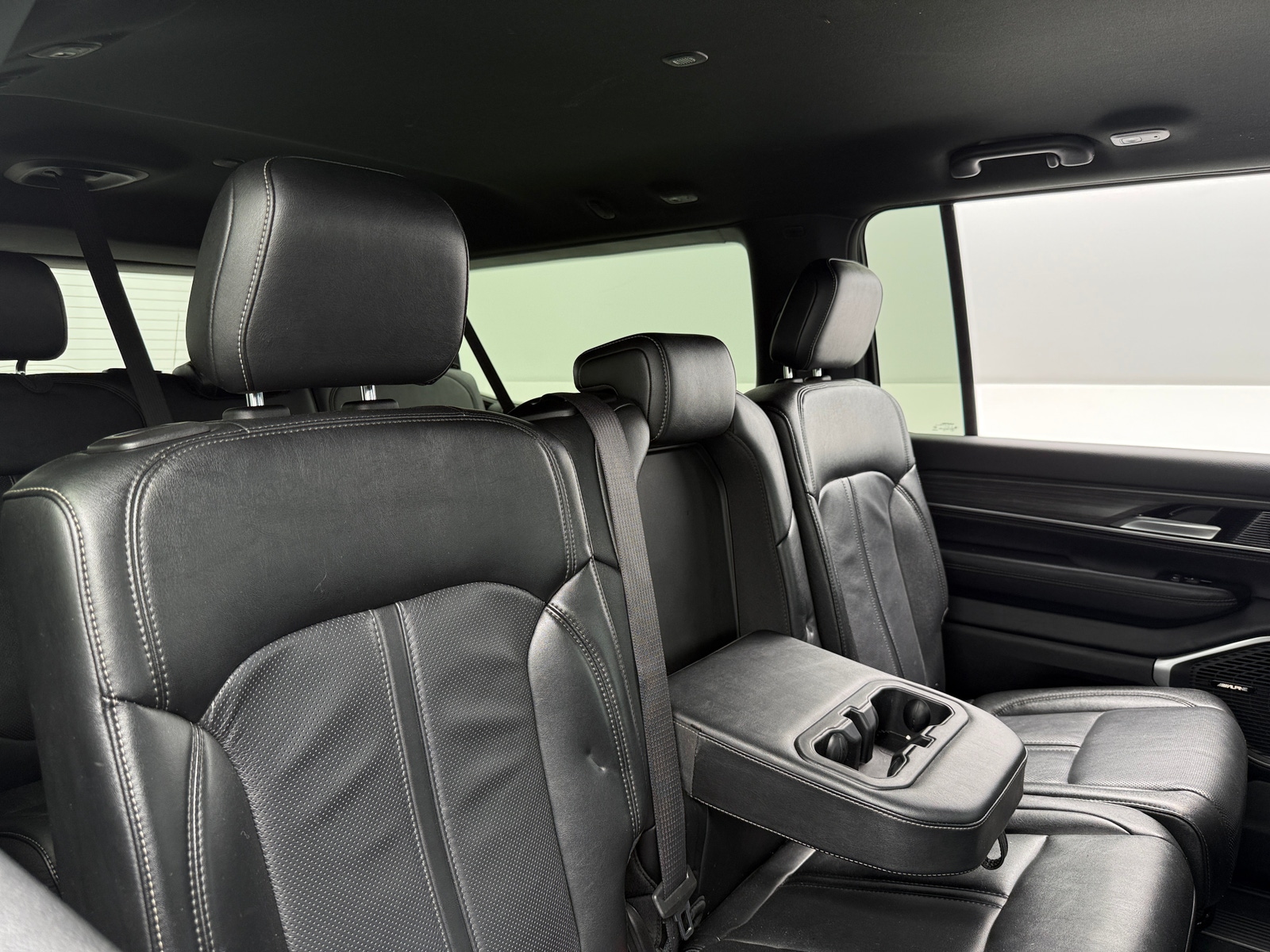 Thumbnail: 2024 Jeep Wagoneer - 5