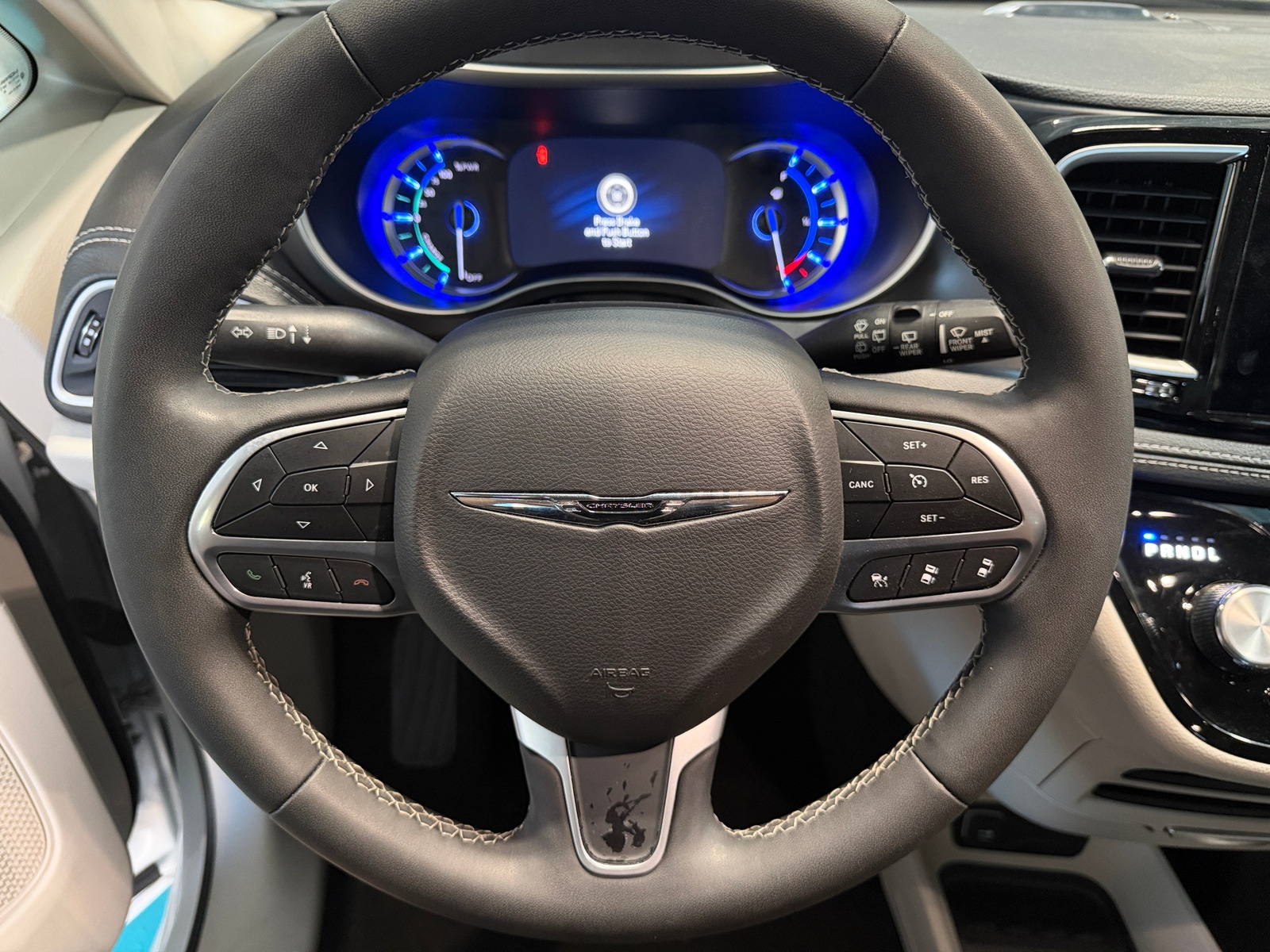 Thumbnail: 2024 Chrysler Pacifica - 4