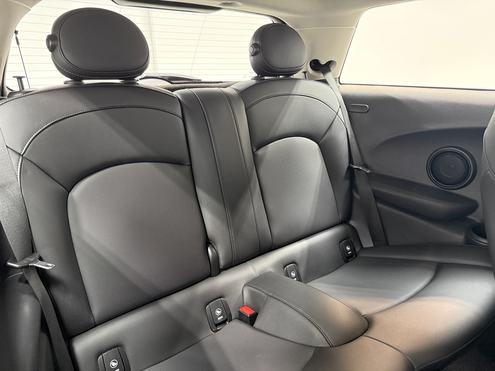 Thumbnail: 2022 MINI Cooper Hardtop - 5