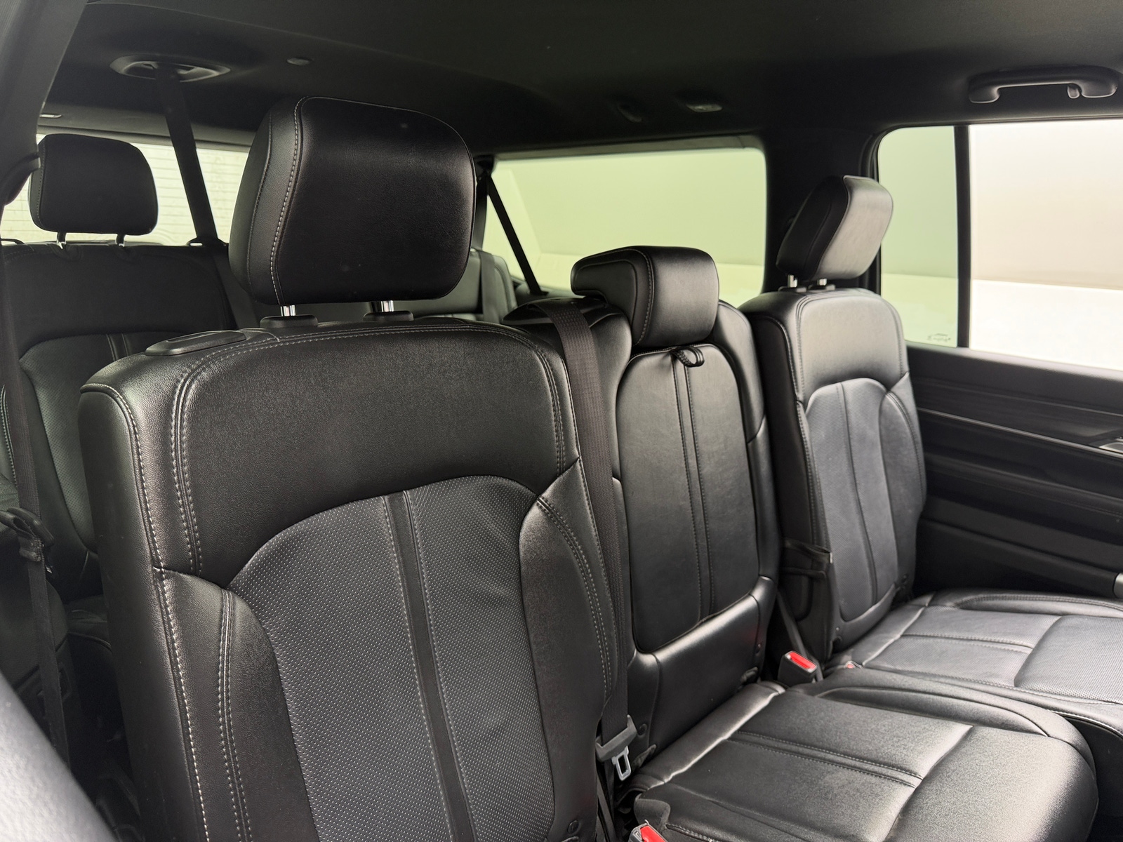 Thumbnail: 2024 Jeep Wagoneer - 5