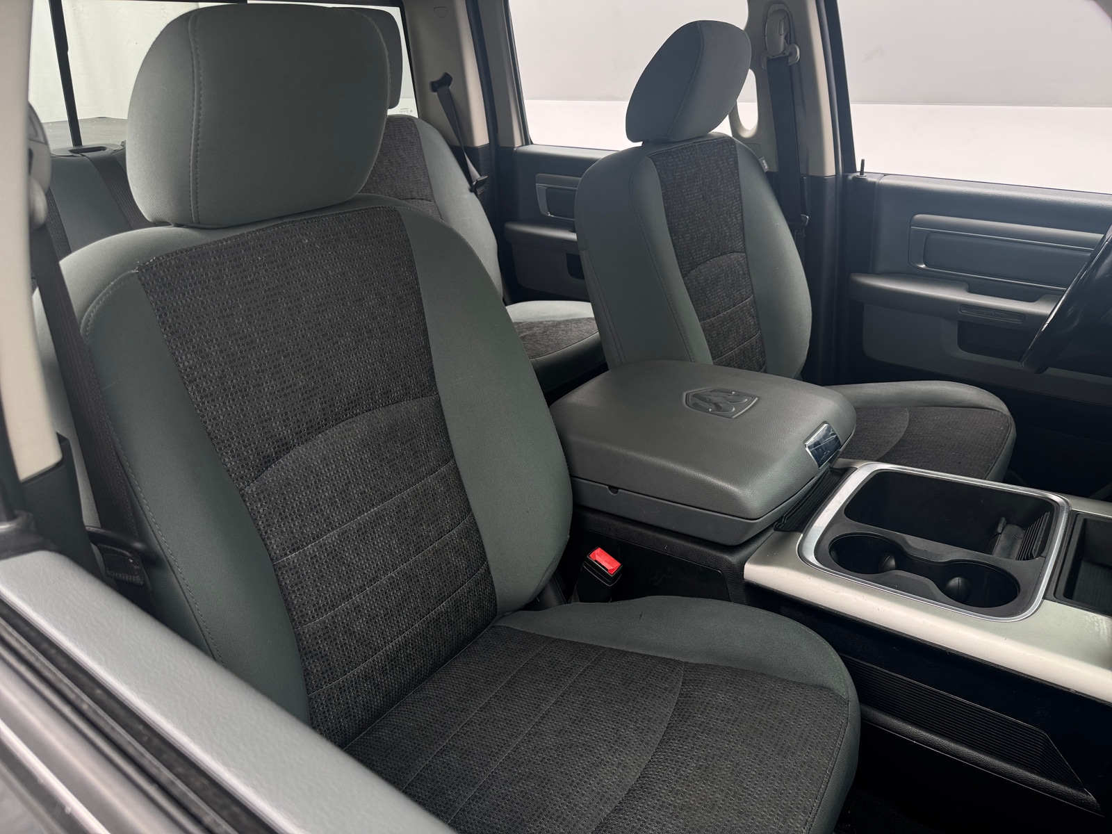 Thumbnail: 2020 RAM 1500 Classic - 2