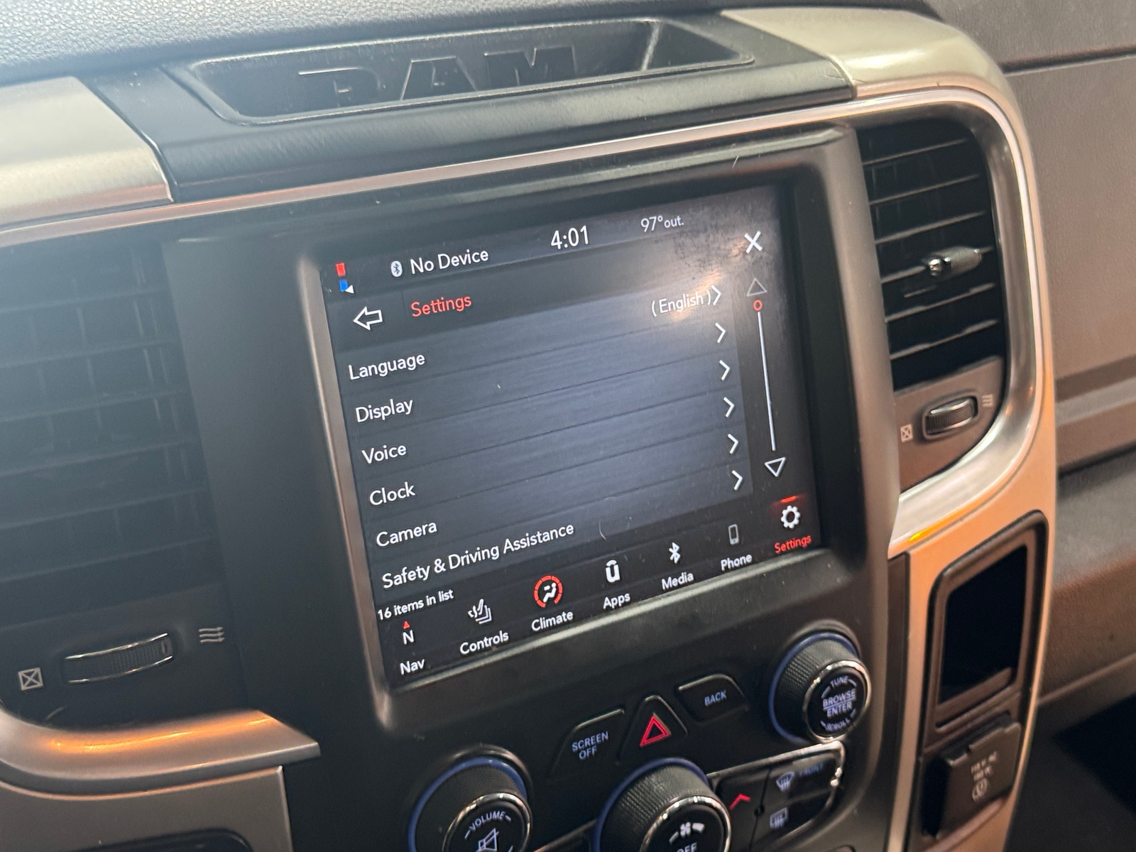 Thumbnail: 2020 RAM 1500 Classic - 4