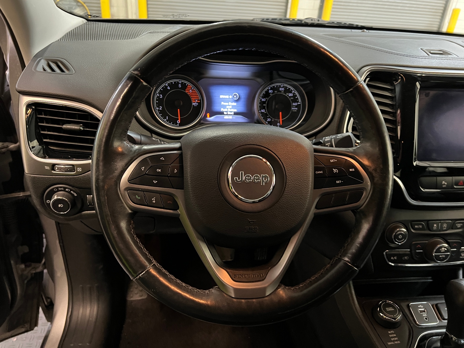 Thumbnail: 2019 Jeep Cherokee - 4