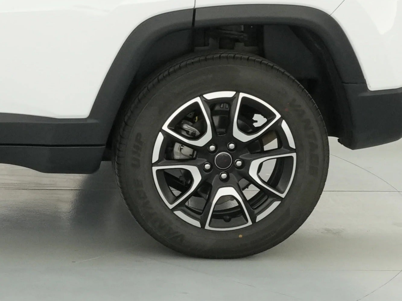 2025 Jeep Compass Trailhawk - Photo 16