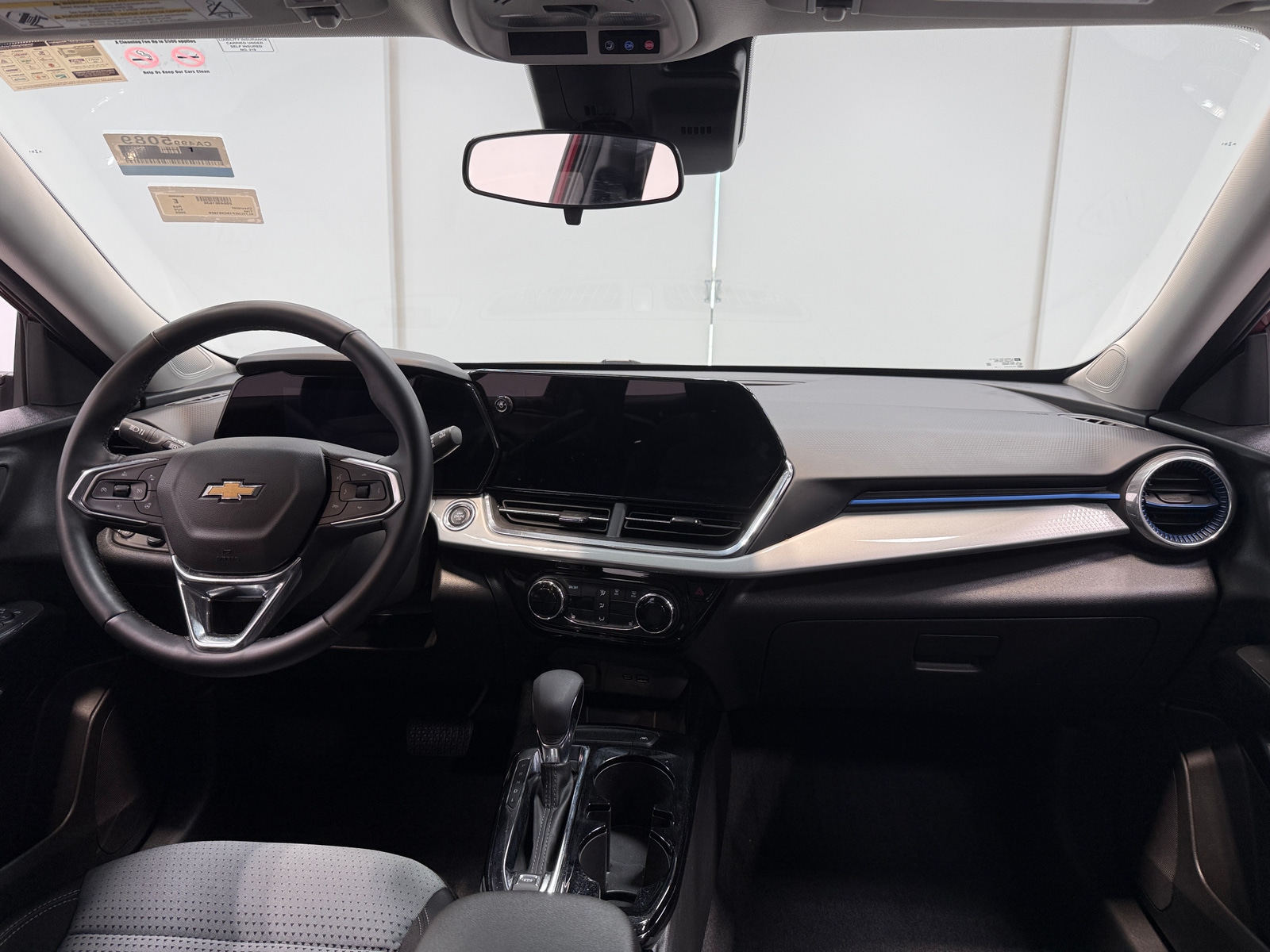 Thumbnail: 2025 Chevrolet Trax - 3