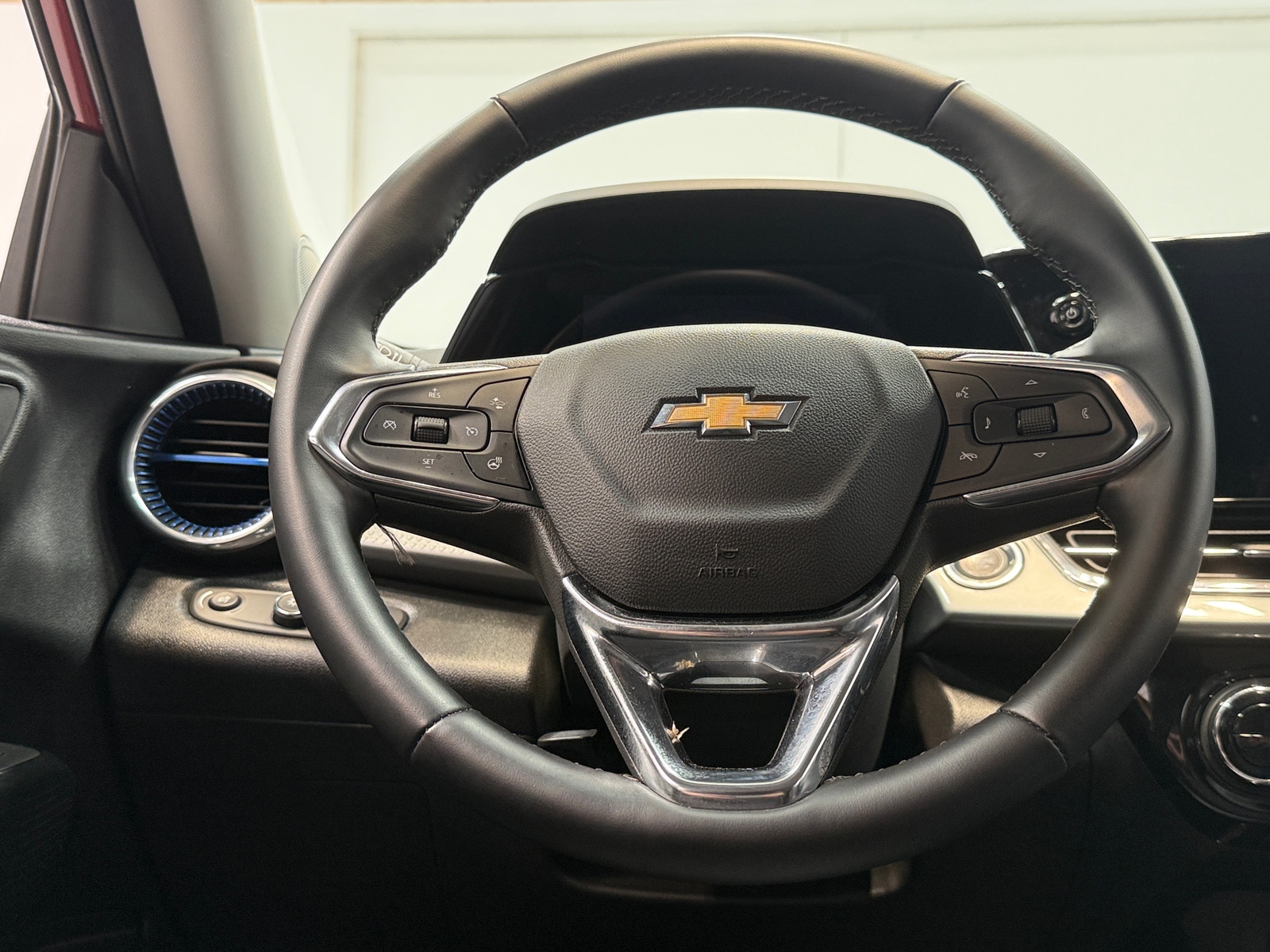Thumbnail: 2025 Chevrolet Trax - 5