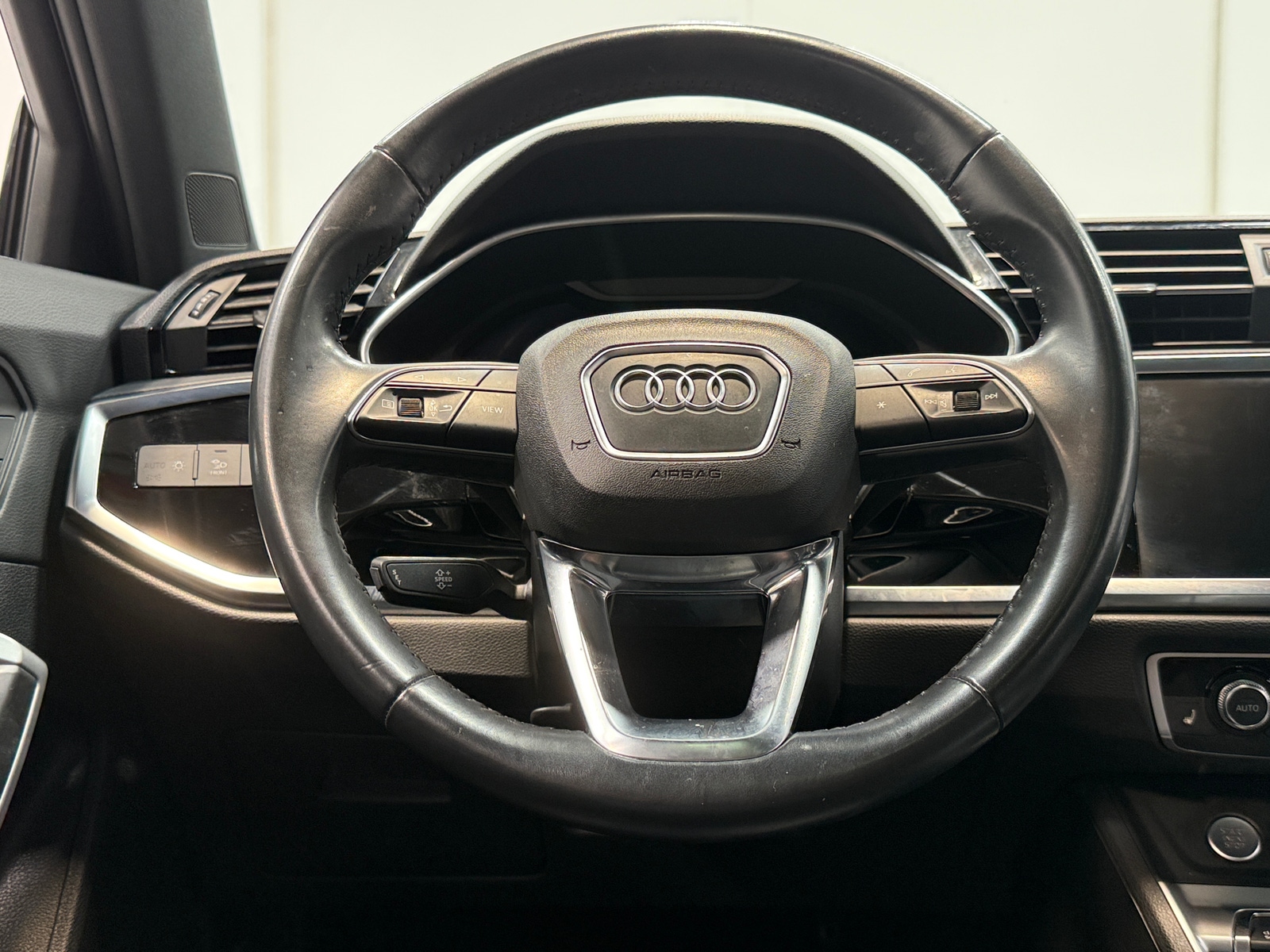 Thumbnail: 2020 Audi Q3 - 4