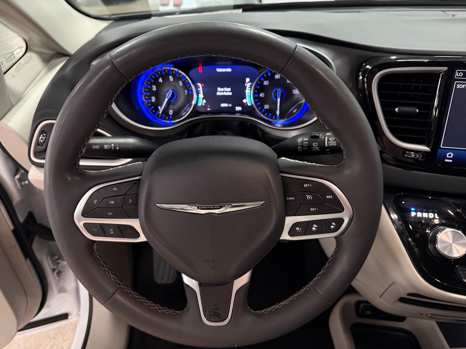 Thumbnail: 2024 Chrysler Pacifica - 4