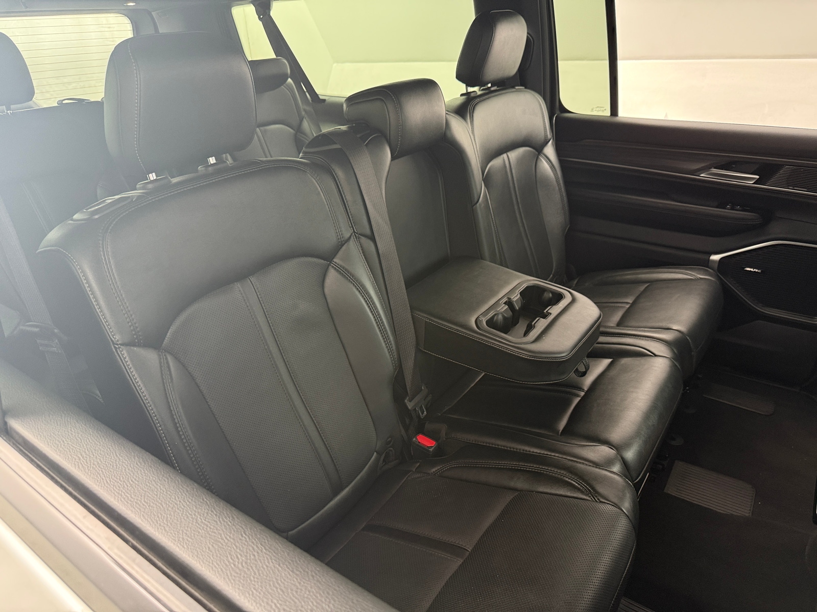 Thumbnail: 2024 Jeep Wagoneer - 5