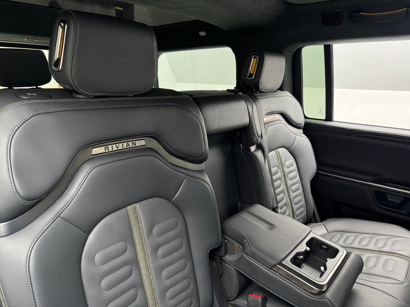 Thumbnail: 2023 Rivian R1S - 5
