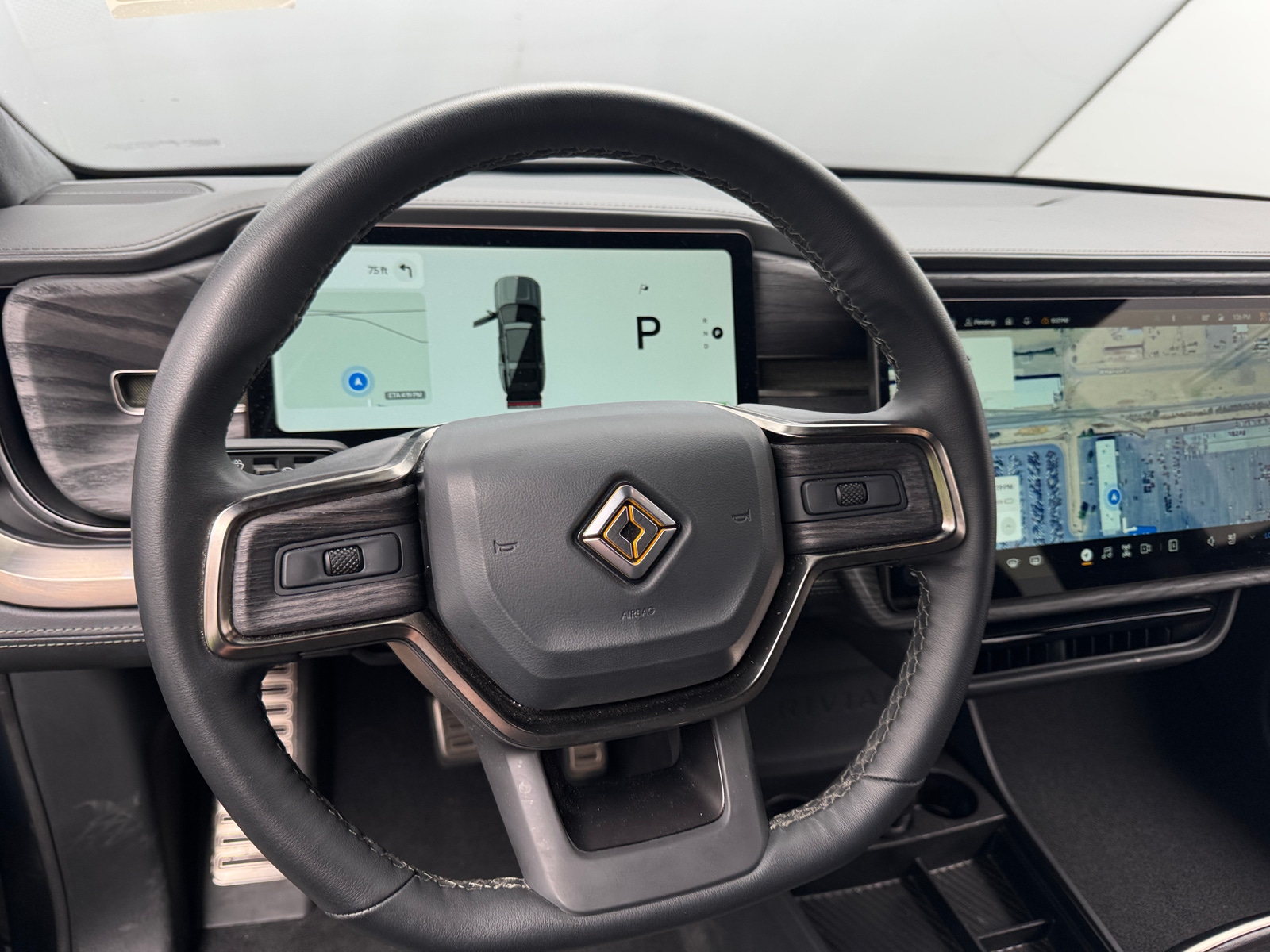Thumbnail: 2023 Rivian R1S - 4