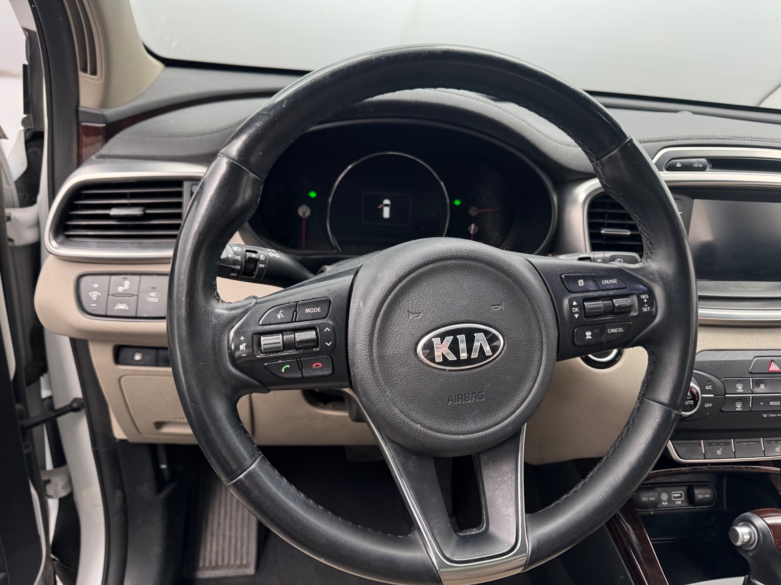 Thumbnail: 2018 Kia Sorento - 4