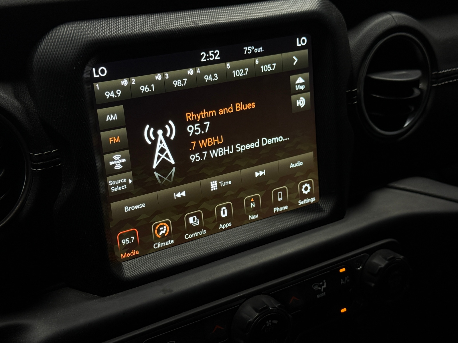 Thumbnail: 2022 Jeep Gladiator - 4