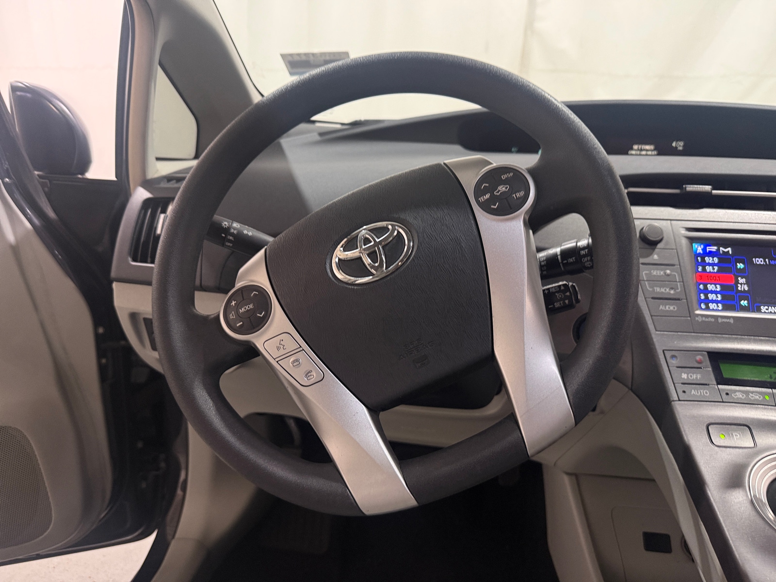 Thumbnail: 2015 Toyota Prius - 5