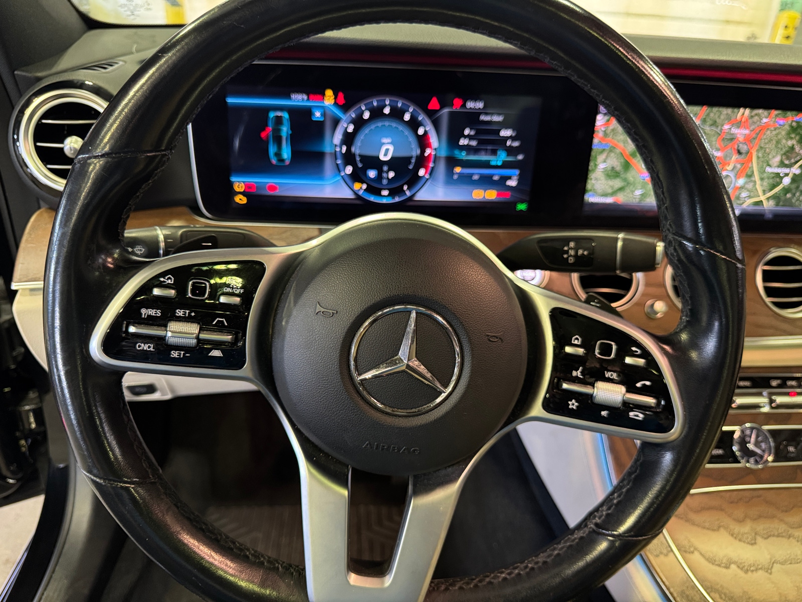 Thumbnail: 2020 Mercedes-Benz E-Class - 4