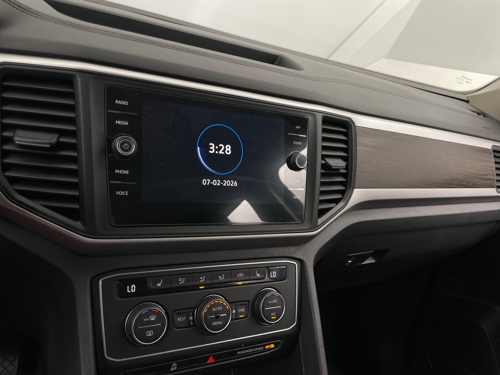 Thumbnail: 2021 Volkswagen Atlas - 3
