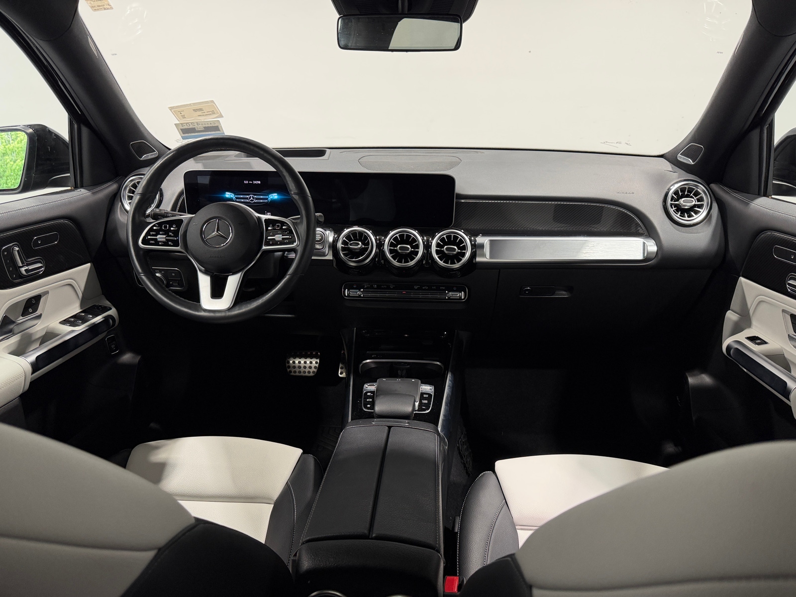 Thumbnail: 2020 Mercedes-Benz GLB - 3