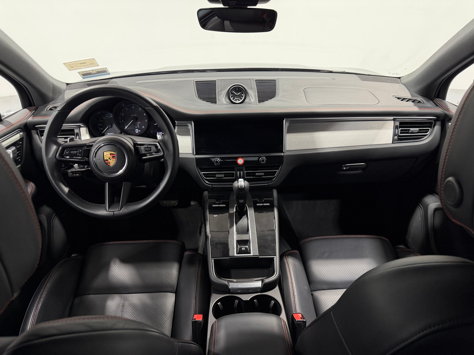 Thumbnail: 2022 Porsche Macan - 2