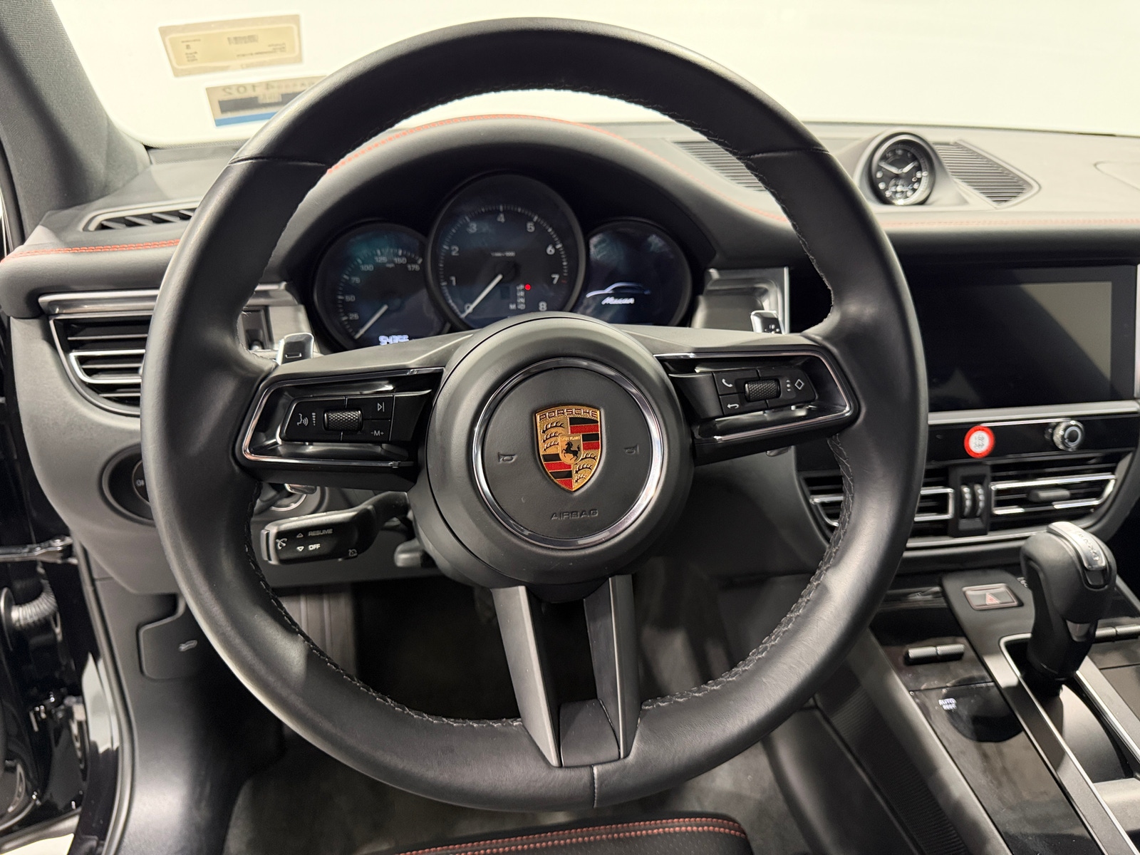 Thumbnail: 2022 Porsche Macan - 4