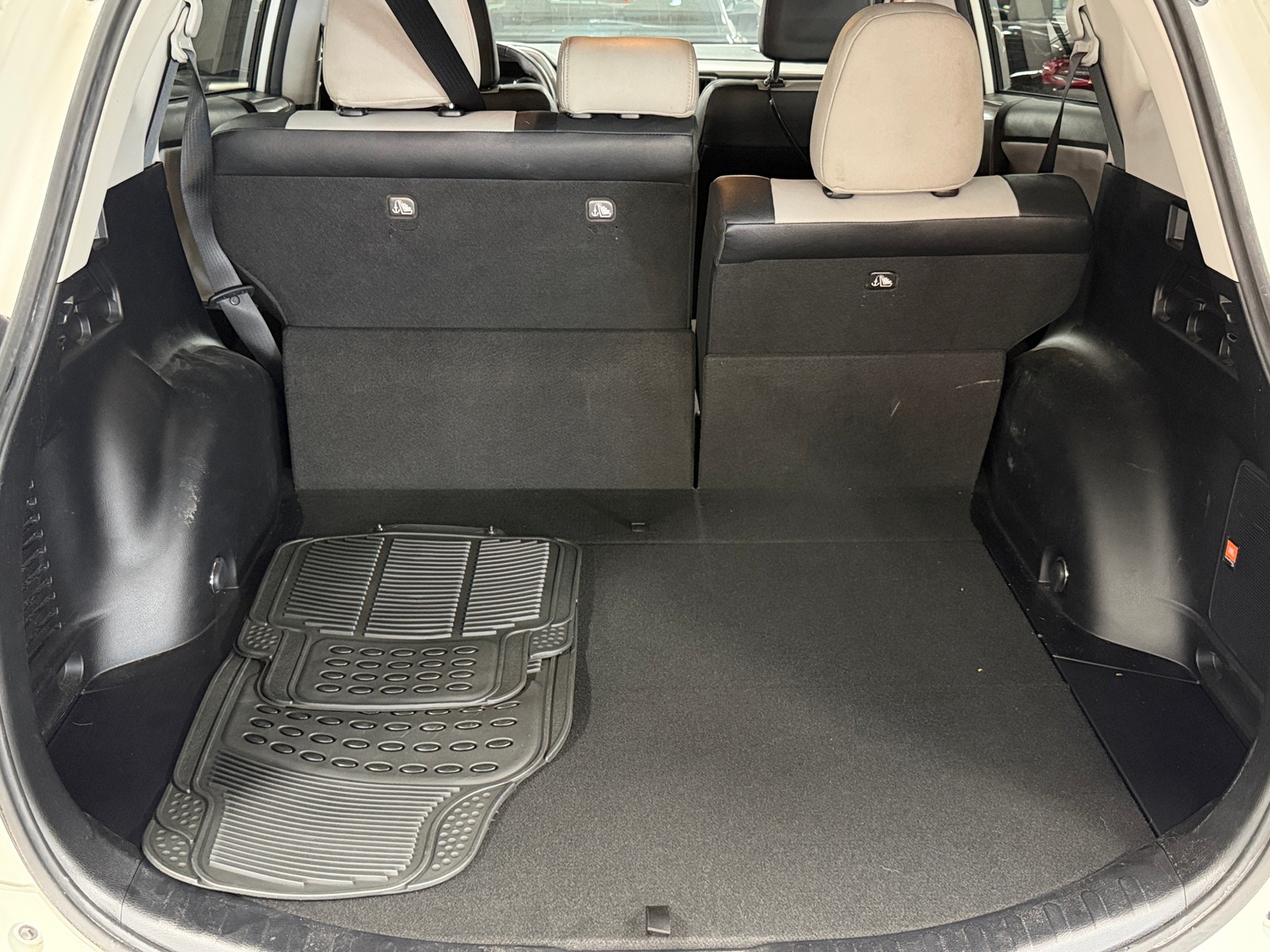 Thumbnail: 2016 Toyota RAV4 - 6