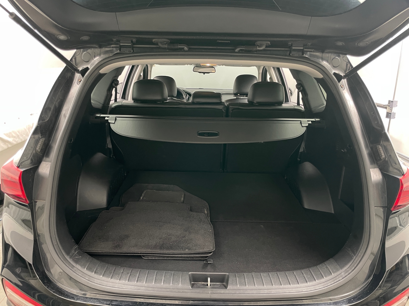 Thumbnail: 2019 Hyundai Santa Fe - 7